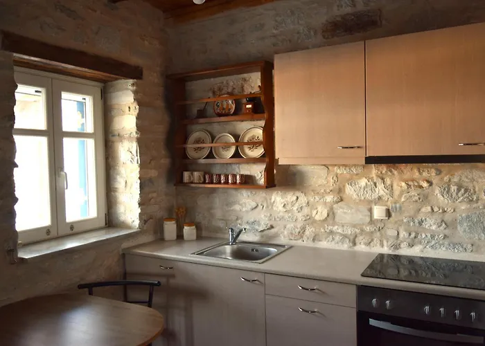 J&d Apartament Kostos